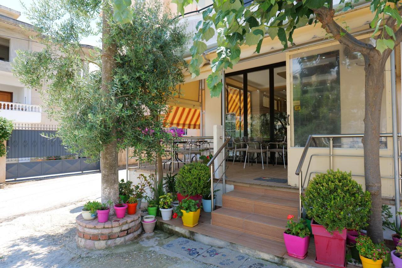 Hotel Adi-Vera Sarandë エクステリア 写真