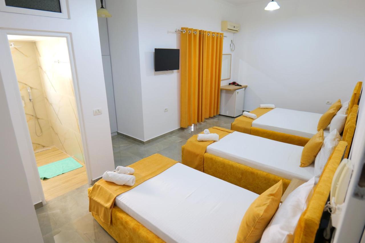 Hotel Adi-Vera Sarandë エクステリア 写真
