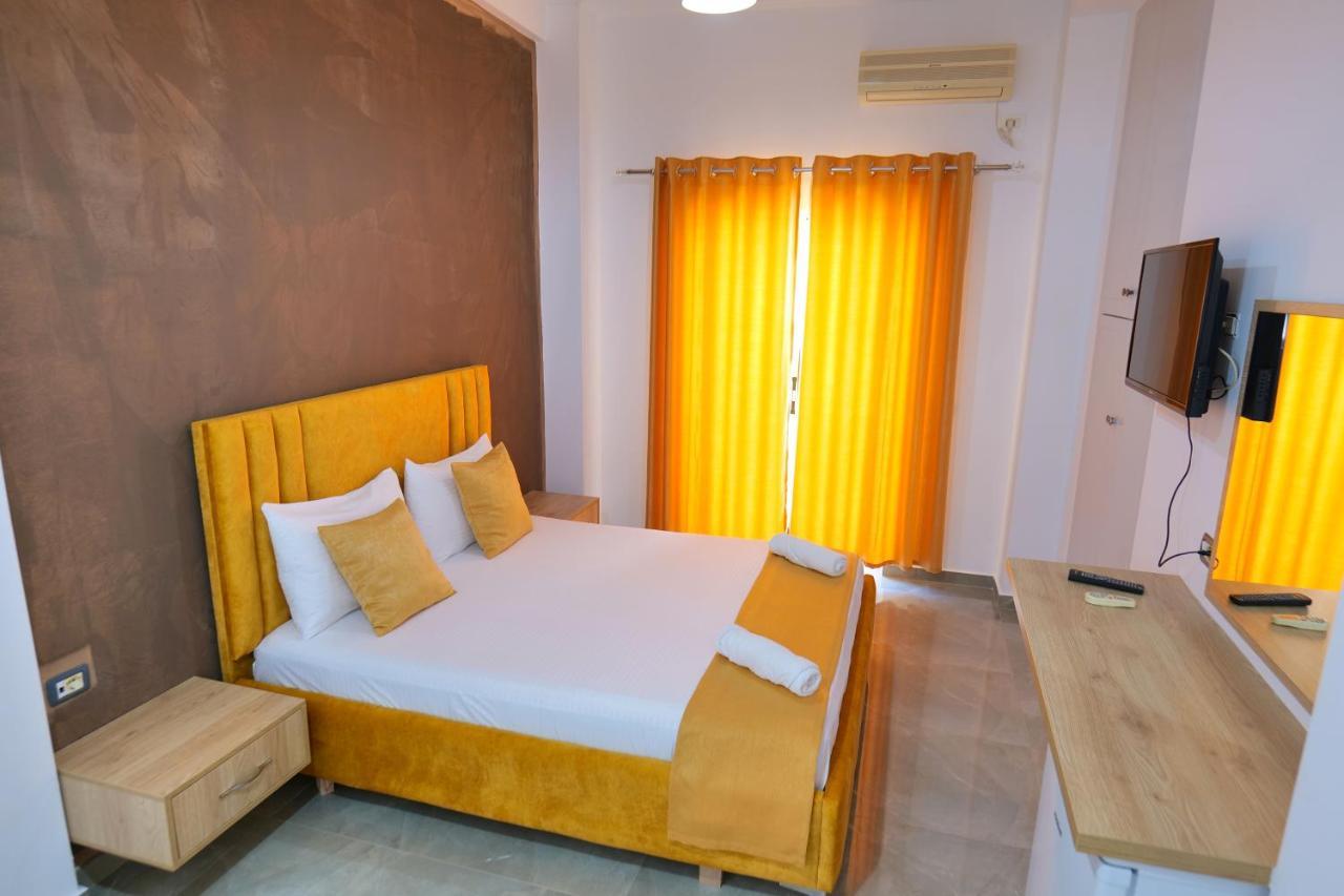 Hotel Adi-Vera Sarandë エクステリア 写真