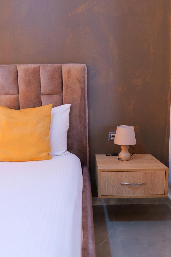 Hotel Adi-Vera Sarandë エクステリア 写真