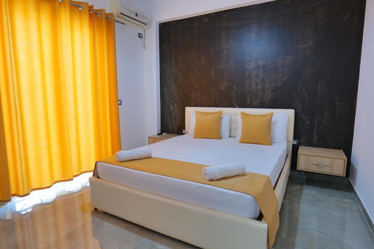 Hotel Adi-Vera Sarandë エクステリア 写真