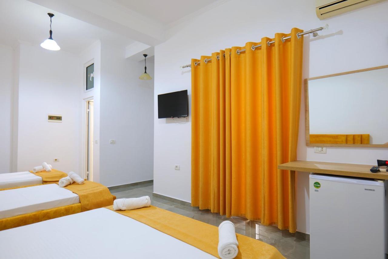 Hotel Adi-Vera Sarandë エクステリア 写真