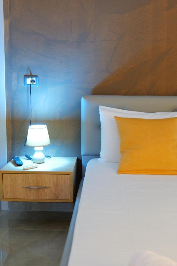 Hotel Adi-Vera Sarandë エクステリア 写真