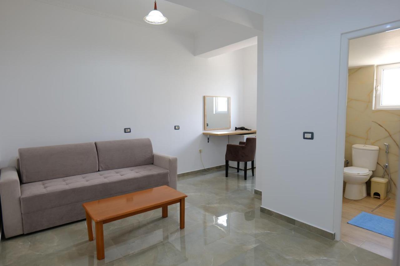 Hotel Adi-Vera Sarandë エクステリア 写真