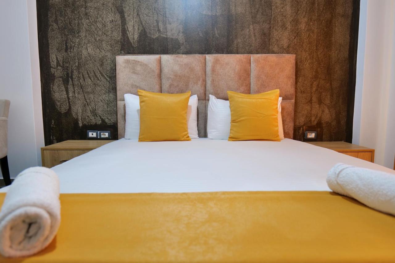 Hotel Adi-Vera Sarandë エクステリア 写真