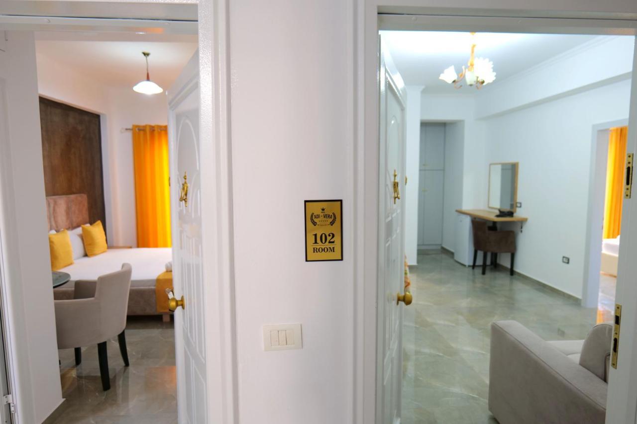 Hotel Adi-Vera Sarandë エクステリア 写真