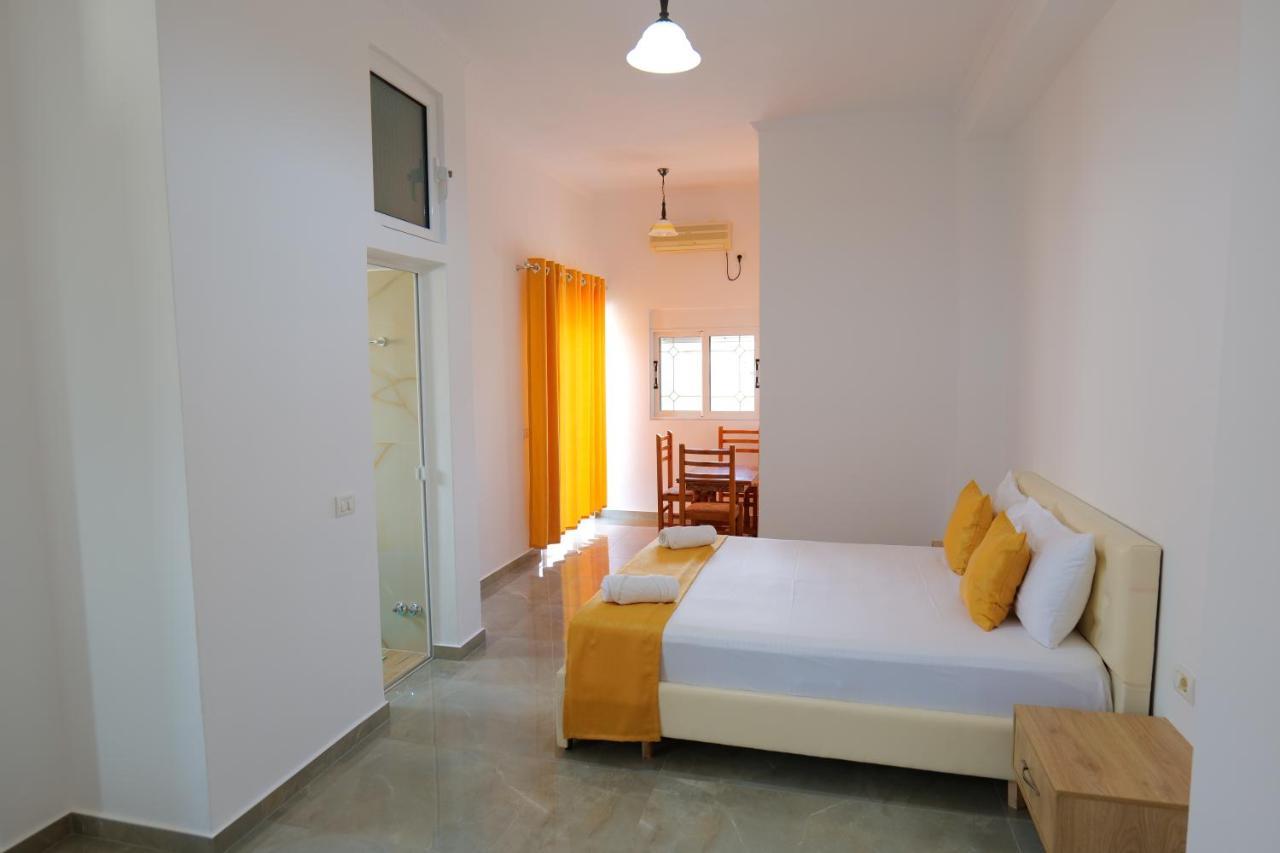 Hotel Adi-Vera Sarandë エクステリア 写真