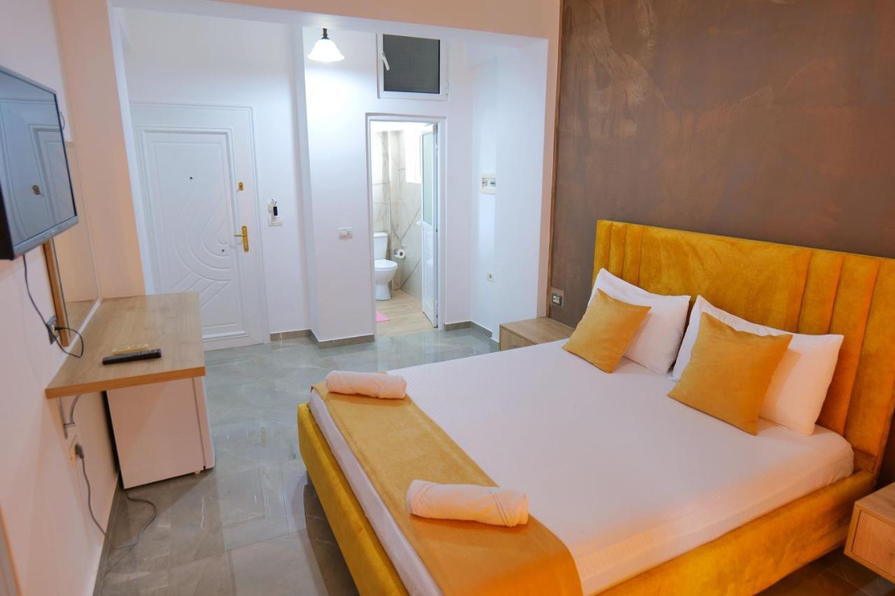 Hotel Adi-Vera Sarandë エクステリア 写真
