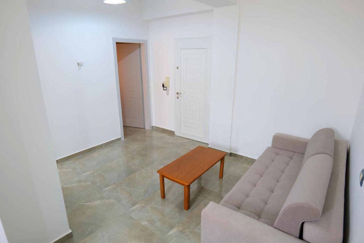 Hotel Adi-Vera Sarandë エクステリア 写真