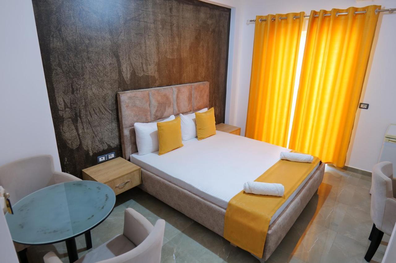 Hotel Adi-Vera Sarandë エクステリア 写真