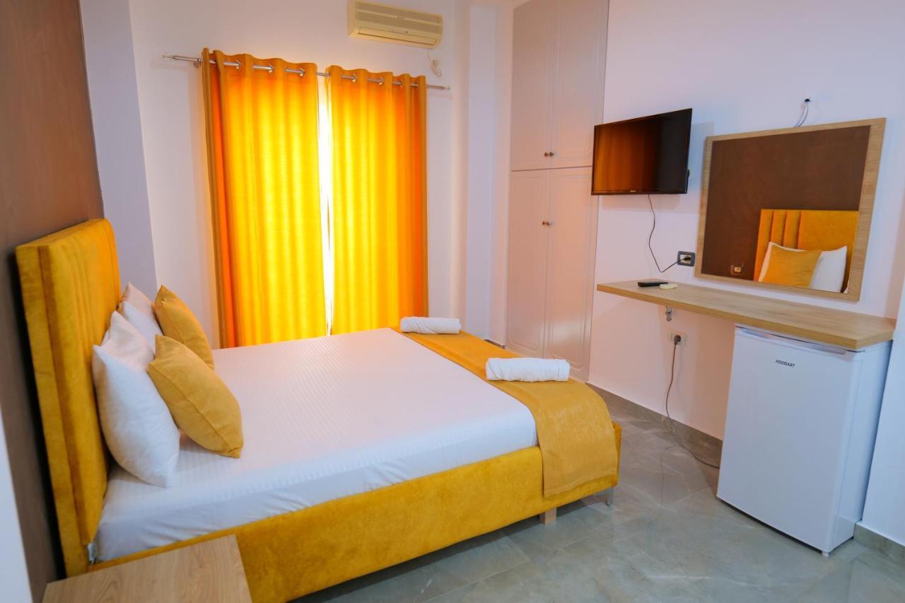 Hotel Adi-Vera Sarandë エクステリア 写真