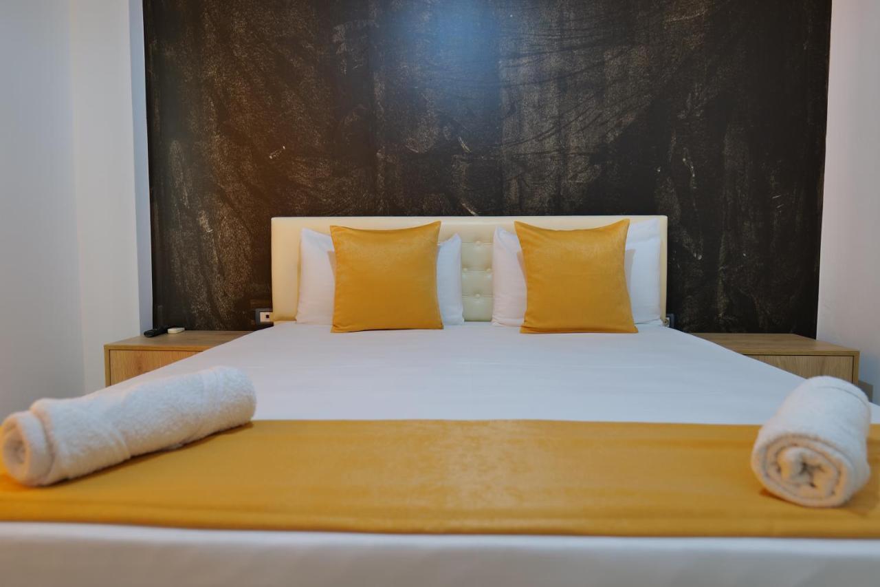 Hotel Adi-Vera Sarandë エクステリア 写真